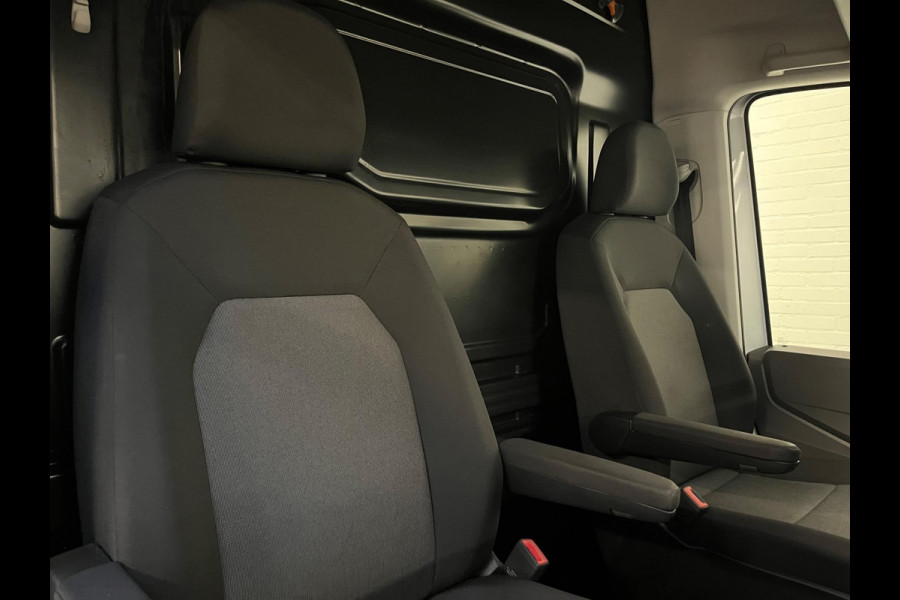 Volkswagen Crafter Automaat DSG 35 2.0 TDI 177pk euro6 L3H3 Highline, 2xMassage stoel, Airco, Navigatie, Trekhaak, RIJKLAARPRIJS!