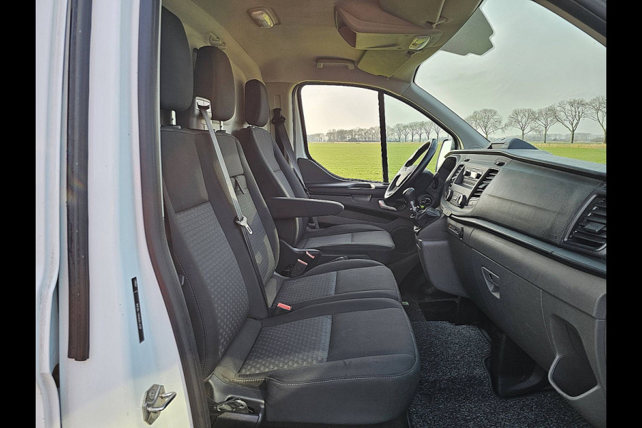 Ford Transit Custom 300 2.0 TDCI L2H1 Trend airco, cruise, LED, side bars, stoelverw., 71 dkm.