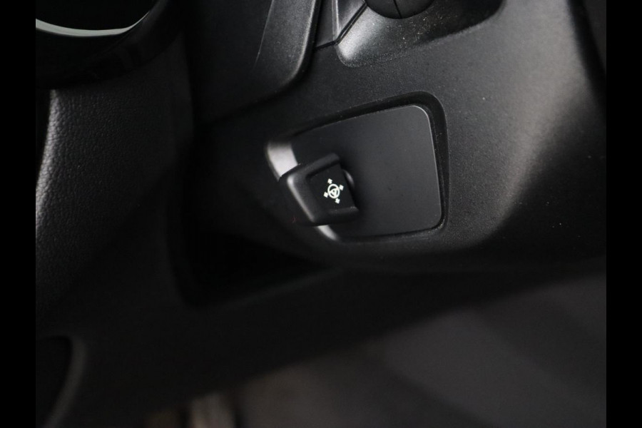 BMW 5 Serie 520i M Sport | Leder | Stoelverwarming | Carplay | 19'' | Sportstoelen | Live Cockpit | Navigatie | Parkeerhulp | Adaptief LED | Memory | Keyless start