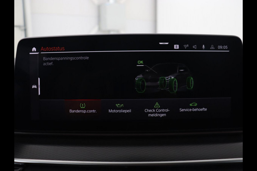 BMW 5 Serie 520i M Sport | Leder | Stoelverwarming | Carplay | 19'' | Sportstoelen | Live Cockpit | Navigatie | Parkeerhulp | Adaptief LED | Memory | Keyless start