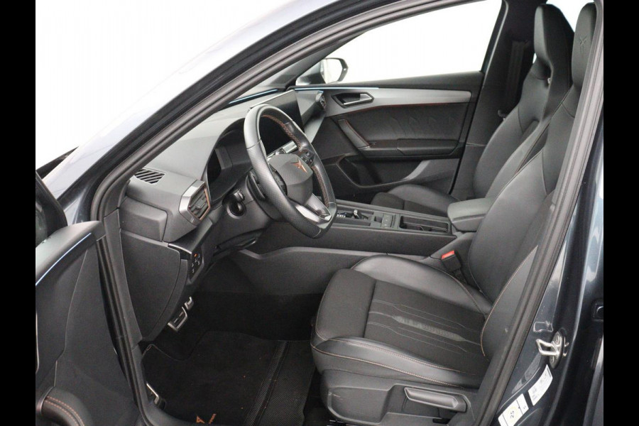 CUPRA Leon 1.4 eHybrid | Stoelverwarming | Adaptive cruise | Navigatie | Carplay | Sportstoelen | Stuurverwarming | Parkeerhulp | Full LED | Keyless | Half leder | PHEV | Plug In