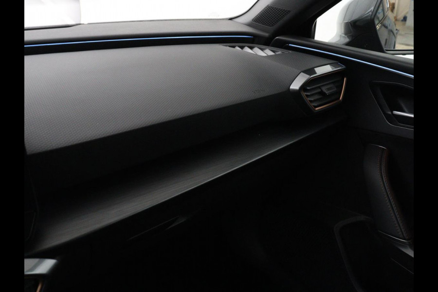 CUPRA Leon 1.4 eHybrid | Stoelverwarming | Adaptive cruise | Navigatie | Carplay | Sportstoelen | Stuurverwarming | Parkeerhulp | Full LED | Keyless | Half leder | PHEV | Plug In