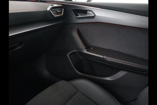 CUPRA Leon 1.5 eHybrid Business | Stoelverwarming | Adaptive cruise | Camera | Carplay | Sportstoelen | Matrix LED | Keyless | PHEV | Plug In