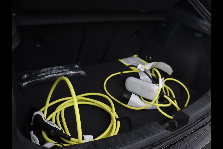 CUPRA Leon 1.5 eHybrid Business | Stoelverwarming | Adaptive cruise | Camera | Carplay | Sportstoelen | Matrix LED | Keyless | PHEV | Plug In