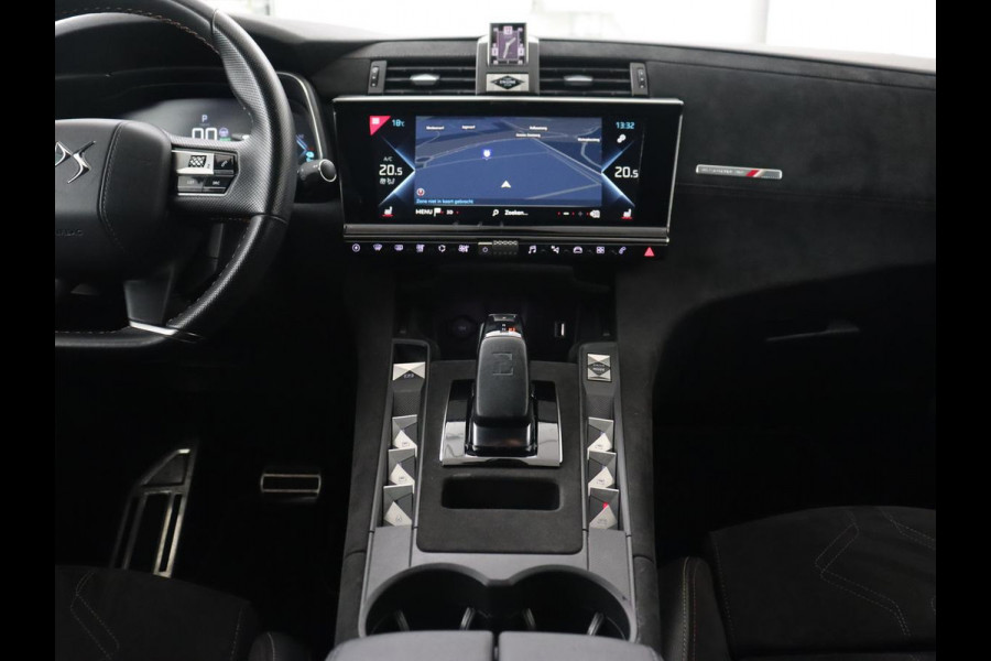 DS 7 Crossback E-Tense Performance Line 225 | Stoelverwarming | Adaptive cruise | Alcantara | Keyless | Full LED | Carplay | Navigatie | Memory | Digital Cockpit | Dodehoek detectie | DAB | Getint glas | PHEV | Plug In