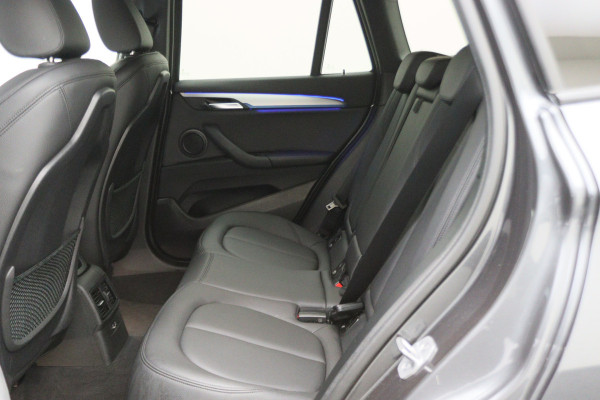 BMW X1 sDrive18i High Executive M Sport Leer, ACC, Camera, Trekhaak, Navigatie, PDC, 18"
