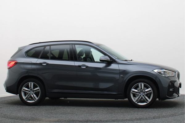 BMW X1 sDrive18i High Executive M Sport Leer, ACC, Camera, Trekhaak, Navigatie, PDC, 18"