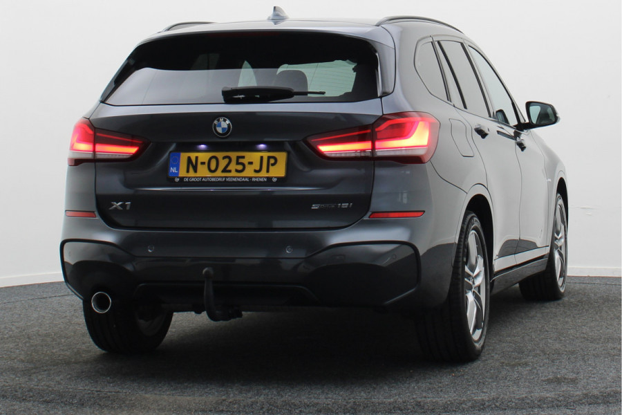 BMW X1 sDrive18i High Executive M Sport Leer, ACC, Camera, Trekhaak, Navigatie, PDC, 18"