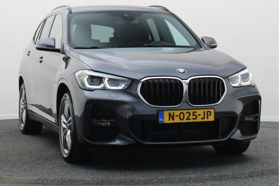 BMW X1 sDrive18i High Executive M Sport Leer, ACC, Camera, Trekhaak, Navigatie, PDC, 18"