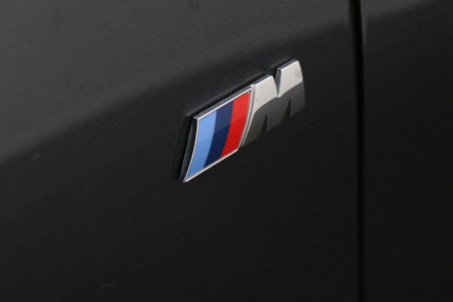 BMW X1 sDrive18i High Executive M Sport Leer, ACC, Camera, Trekhaak, Navigatie, PDC, 18"