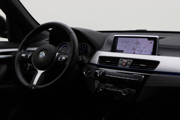 BMW X1 sDrive18i High Executive M Sport Leer, ACC, Camera, Trekhaak, Navigatie, PDC, 18"