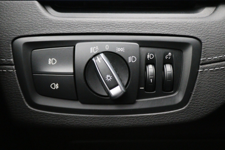 BMW X1 sDrive18i High Executive M Sport Leer, ACC, Camera, Trekhaak, Navigatie, PDC, 18"