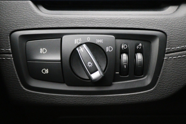 BMW X1 sDrive18i High Executive M Sport Leer, ACC, Camera, Trekhaak, Navigatie, PDC, 18"