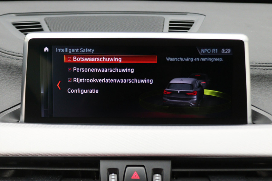BMW X1 sDrive18i High Executive M Sport Leer, ACC, Camera, Trekhaak, Navigatie, PDC, 18"