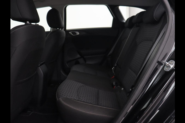 Kia Ceed 1.4 T-GDi DynamicLine | Automaat | Camera | Trekhaak | Carplay | Navigatie | Climate control | DAB | Cruise control | Parkeerhulp