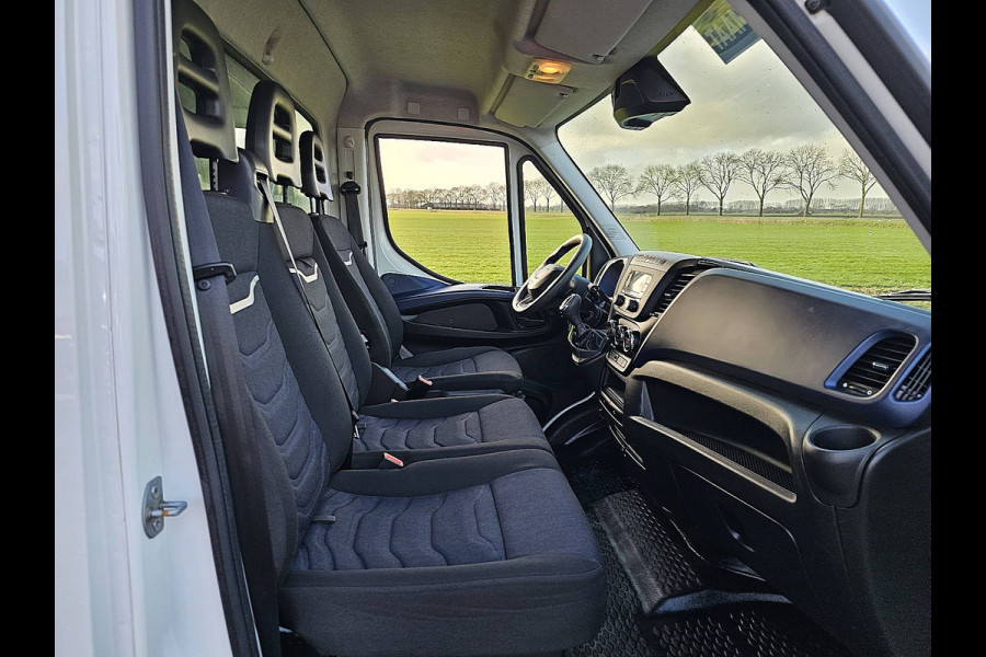 Iveco Daily 35S14V 2.3 352 gesloten laadbak, laadklep, zijdeur, spoiler, automaat, airco