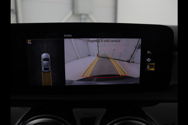 Mercedes-Benz A-Klasse 250e AMG Limited | Carplay | Stoelverwarming | Leder/Alcantara | Widescreen | Sfeerverlichting | Navigatie | Camera | Full LED | Park Assist | PHEV | Plug In