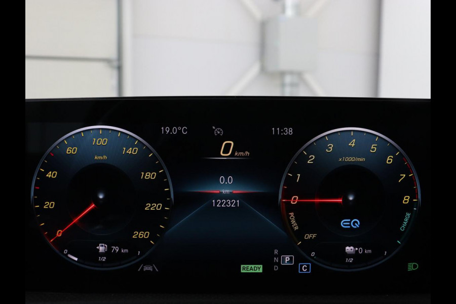 Mercedes-Benz A-Klasse 250e AMG Limited | Carplay | Stoelverwarming | Leder/Alcantara | Widescreen | Sfeerverlichting | Navigatie | Camera | Full LED | Park Assist | PHEV | Plug In