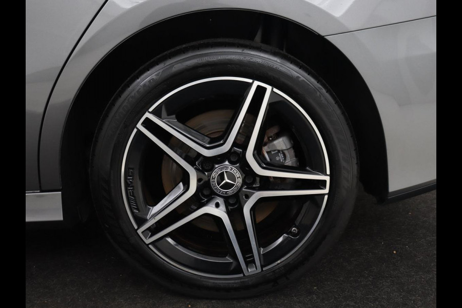 Mercedes-Benz A-Klasse 250e AMG Limited | Carplay | Stoelverwarming | Leder/Alcantara | Widescreen | Sfeerverlichting | Navigatie | Camera | Full LED | Park Assist | PHEV | Plug In