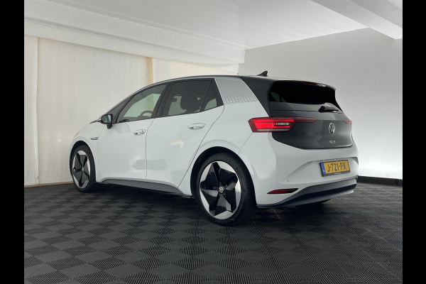 Volkswagen ID.3 First Max 58 kWh [ 3-Fase-11kW ] {SOH-89%} (INCL-BTW) *HEATPUMP | PANO | HEAD-UP | ADAPTIVE-CRUISE | IQ-LIGHTS | BLINDSPOT | CAMERA | KEYLESS | MICROFIBRE | AMBIENTLIGHT | NAVI-FULLMAP | DAB+ | ECC | HEATED-SPORTSEATS | DIGI-COCKPIT |