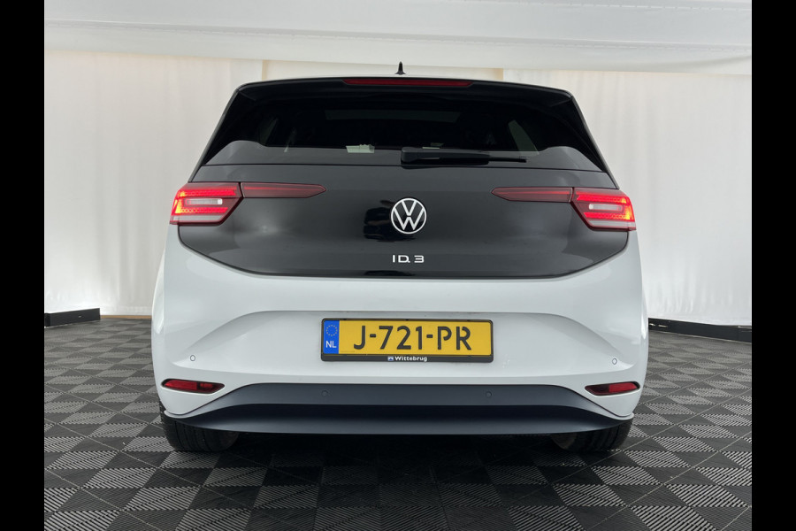 Volkswagen ID.3 First Max 58 kWh [ 3-Fase-11kW ] {SOH-89%} (INCL-BTW) *HEATPUMP | PANO | HEAD-UP | ADAPTIVE-CRUISE | IQ-LIGHTS | BLINDSPOT | CAMERA | KEYLESS | MICROFIBRE | AMBIENTLIGHT | NAVI-FULLMAP | DAB+ | ECC | HEATED-SPORTSEATS | DIGI-COCKPIT |