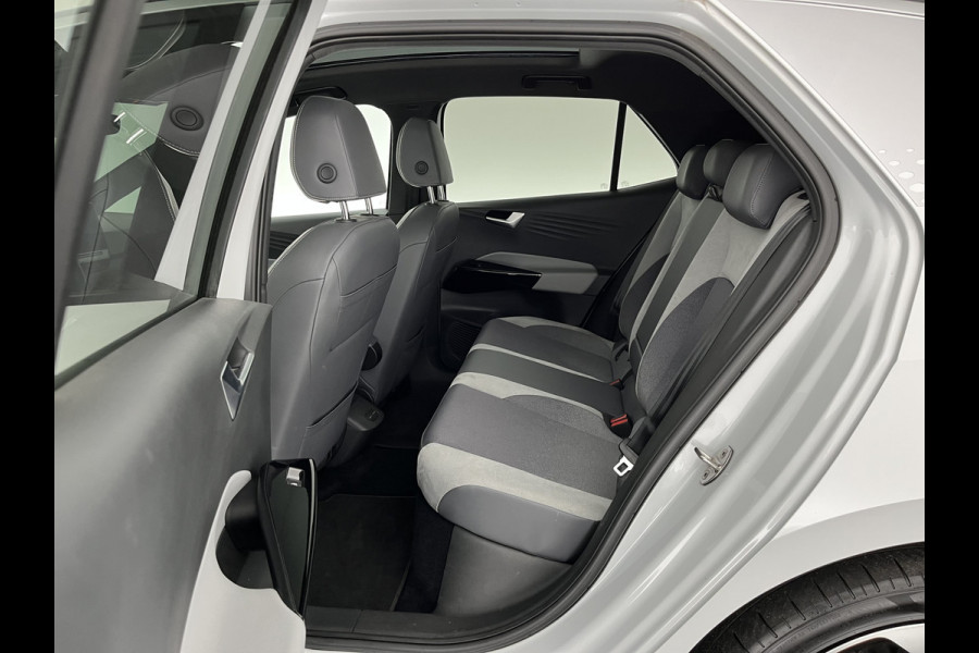 Volkswagen ID.3 First Max 58 kWh [ 3-Fase-11kW ] {SOH-89%} (INCL-BTW) *HEATPUMP | PANO | HEAD-UP | ADAPTIVE-CRUISE | IQ-LIGHTS | BLINDSPOT | CAMERA | KEYLESS | MICROFIBRE | AMBIENTLIGHT | NAVI-FULLMAP | DAB+ | ECC | HEATED-SPORTSEATS | DIGI-COCKPIT |