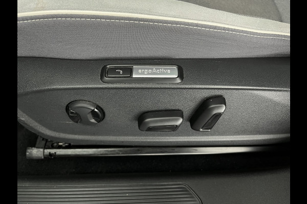 Volkswagen ID.3 First Max 58 kWh [ 3-Fase-11kW ] {SOH-89%} (INCL-BTW) *HEATPUMP | PANO | HEAD-UP | ADAPTIVE-CRUISE | IQ-LIGHTS | BLINDSPOT | CAMERA | KEYLESS | MICROFIBRE | AMBIENTLIGHT | NAVI-FULLMAP | DAB+ | ECC | HEATED-SPORTSEATS | DIGI-COCKPIT |