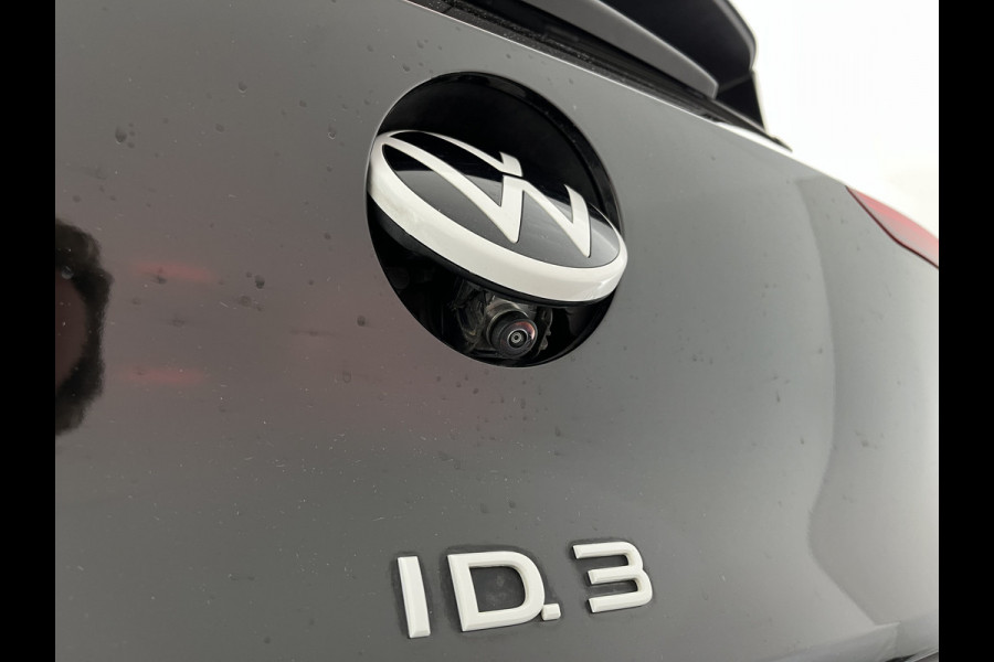 Volkswagen ID.3 First Max 58 kWh [ 3-Fase-11kW ] {SOH-89%} (INCL-BTW) *HEATPUMP | PANO | HEAD-UP | ADAPTIVE-CRUISE | IQ-LIGHTS | BLINDSPOT | CAMERA | KEYLESS | MICROFIBRE | AMBIENTLIGHT | NAVI-FULLMAP | DAB+ | ECC | HEATED-SPORTSEATS | DIGI-COCKPIT |