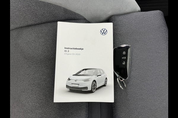 Volkswagen ID.3 First Max 58 kWh [ 3-Fase-11kW ] {SOH-89%} (INCL-BTW) *HEATPUMP | PANO | HEAD-UP | ADAPTIVE-CRUISE | IQ-LIGHTS | BLINDSPOT | CAMERA | KEYLESS | MICROFIBRE | AMBIENTLIGHT | NAVI-FULLMAP | DAB+ | ECC | HEATED-SPORTSEATS | DIGI-COCKPIT |