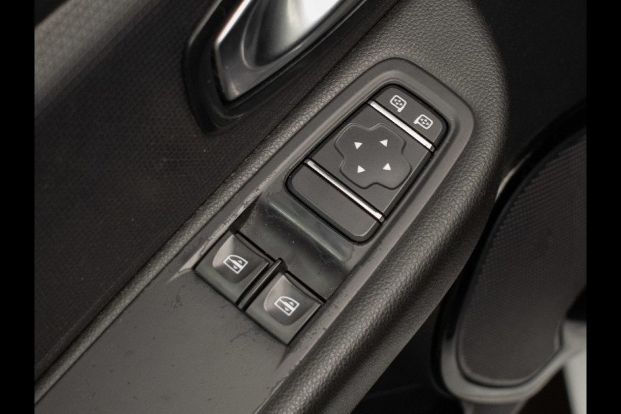 Renault Clio Estate 0.9 TCe Limited Sport (NAVI,CRUISE,BLUETOOTH,LED,ELEKTRISCH PAKKET,KEYLESS,SPORTSTOELEN,NETTE STAAT)