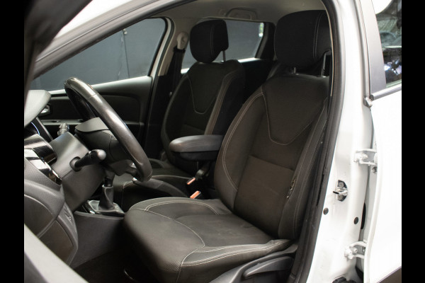 Renault Clio Estate 0.9 TCe Limited Sport (NAVI,CRUISE,BLUETOOTH,LED,ELEKTRISCH PAKKET,KEYLESS,SPORTSTOELEN,NETTE STAAT)