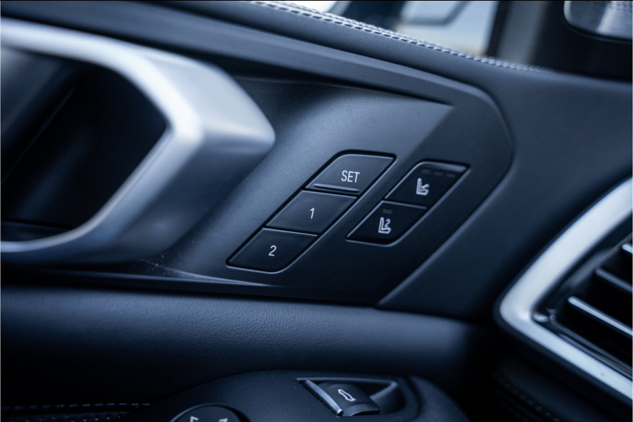 BMW X5 M Competition ** Sky Lounge ** Massage ** Trekhaak ** Laser ** Ventilatie ** 22 inch
