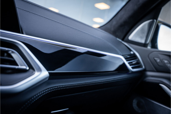 BMW X5 M Competition ** Sky Lounge ** Massage ** Trekhaak ** Laser ** Ventilatie ** 22 inch