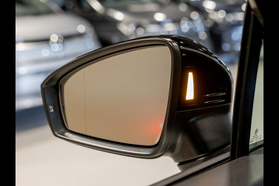 Volkswagen Tiguan 1.4 TSI eHybrid R-Line Business+ / 245pk / Trekhaak / Panorama dak / Leder /