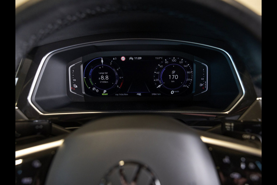 Volkswagen Tiguan 1.4 TSI eHybrid R-Line Business+ / 245pk / Trekhaak / Panorama dak / Leder /