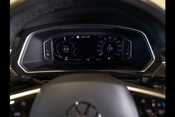 Volkswagen Tiguan 1.4 TSI eHybrid R-Line Business+ / 245pk / Trekhaak / Panorama dak / Leder /