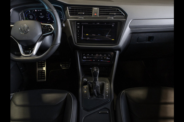 Volkswagen Tiguan 1.4 TSI eHybrid R-Line Business+ / 245pk / Trekhaak / Panorama dak / Leder /