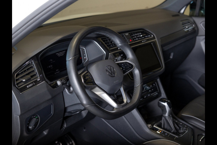 Volkswagen Tiguan 1.4 TSI eHybrid R-Line Business+ / 245pk / Trekhaak / Panorama dak / Leder /
