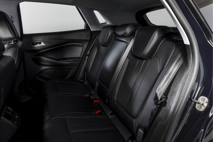 Opel Grandland X 1.2 Turbo 130 PK Business Executive Orig. NL | Cruise | Winterpakket | PDC | NAV + App. Connect | ECC | DAB | Elek, Klep | LM 19" |