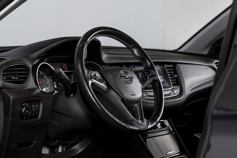 Opel Grandland X 1.2 Turbo 130 PK Business Executive Orig. NL | Cruise | Winterpakket | PDC | NAV + App. Connect | ECC | DAB | Elek, Klep | LM 19" |