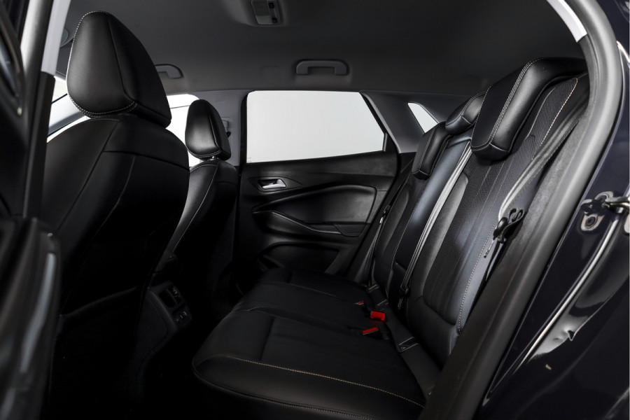 Opel Grandland X 1.2 Turbo 130 PK Business Executive Orig. NL | Cruise | Winterpakket | PDC | NAV + App. Connect | ECC | DAB | Elek, Klep | LM 19" |