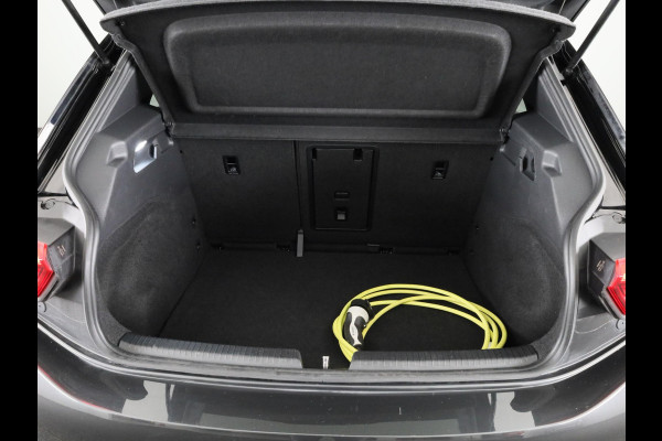 Volkswagen ID.3 First Plus 58 kWh 204pk | SoH 92% | Navigatie | Parkeersensoren | Camera | Led lampen