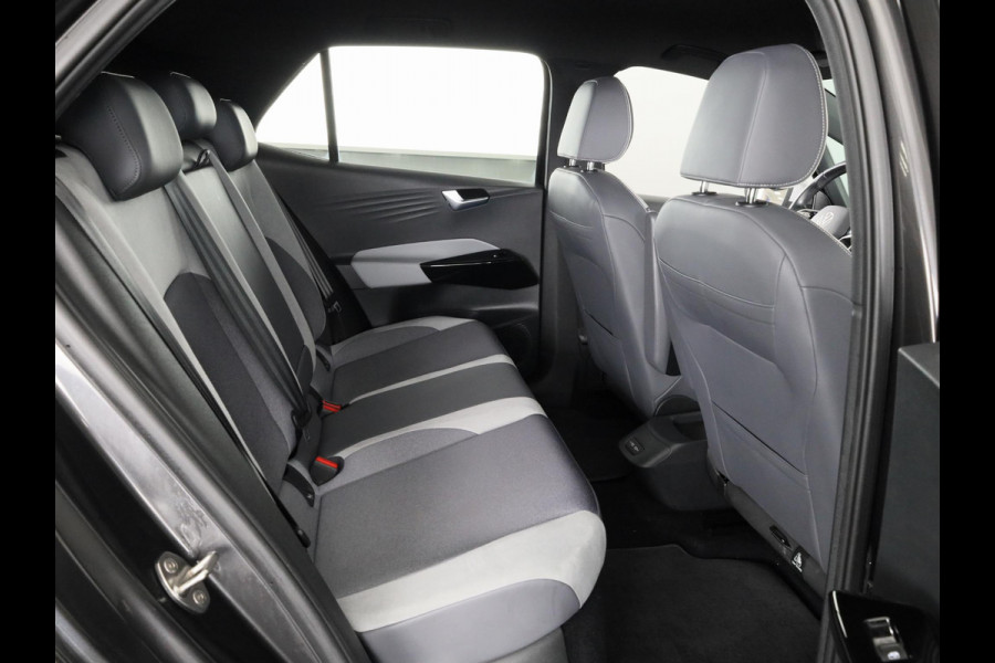 Volkswagen ID.3 First Plus 58 kWh 204pk | SoH 92% | Navigatie | Parkeersensoren | Camera | Led lampen