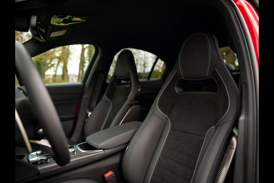 Alfa Romeo Giulia 2.9 V6 Quadrifoglio MY26 | Facelift | Carbon stoelen | Akrapovic | Harman/Kardon