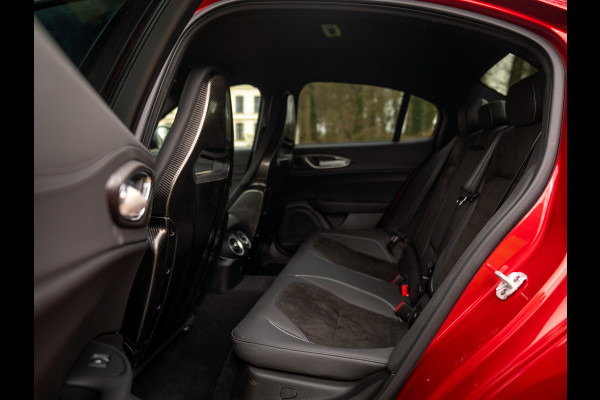 Alfa Romeo Giulia 2.9 V6 Quadrifoglio MY26 | Facelift | Carbon stoelen | Akrapovic | Harman/Kardon