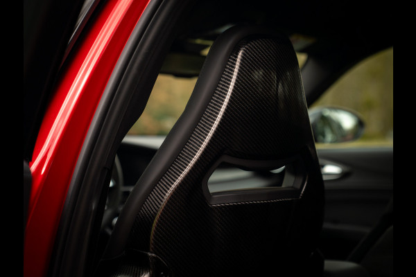 Alfa Romeo Giulia 2.9 V6 Quadrifoglio MY26 | Facelift | Carbon stoelen | Akrapovic | Harman/Kardon