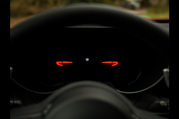 Alfa Romeo Giulia 2.9 V6 Quadrifoglio MY26 | Facelift | Carbon stoelen | Akrapovic | Harman/Kardon