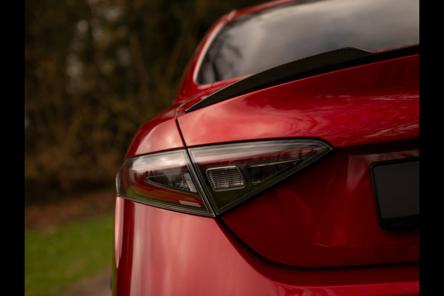 Alfa Romeo Giulia 2.9 V6 Quadrifoglio MY26 | Facelift | Carbon stoelen | Akrapovic | Harman/Kardon