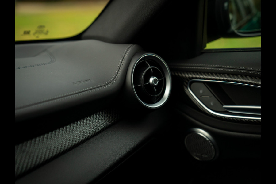 Alfa Romeo Giulia 2.9 V6 Quadrifoglio MY26 | Facelift | Carbon stoelen | Akrapovic | Harman/Kardon