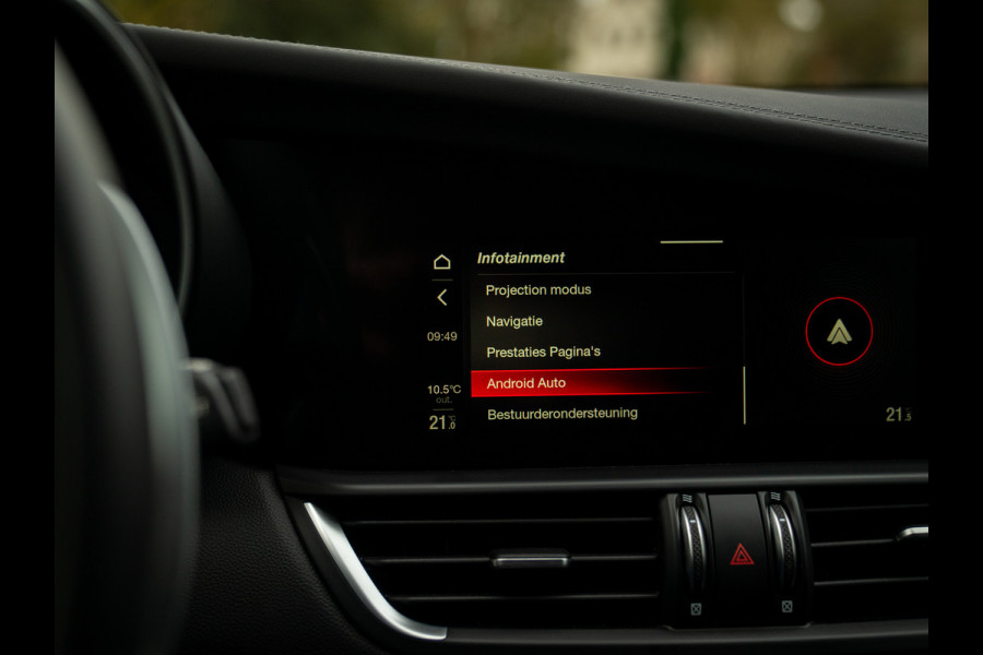 Alfa Romeo Giulia 2.9 V6 Quadrifoglio MY26 | Facelift | Carbon stoelen | Akrapovic | Harman/Kardon